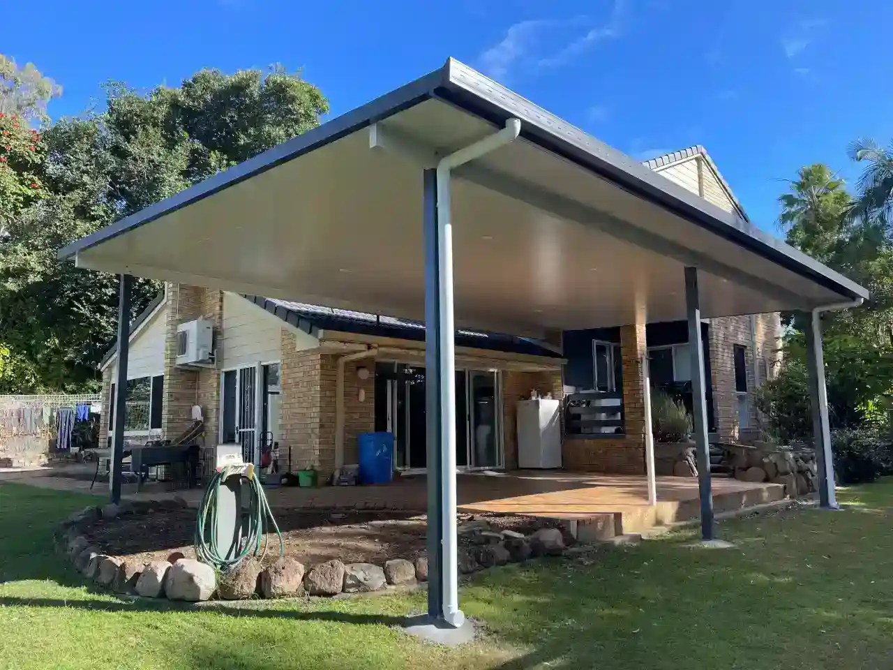 Insulated flyover custom patio designed and built by Trueline Brisbane