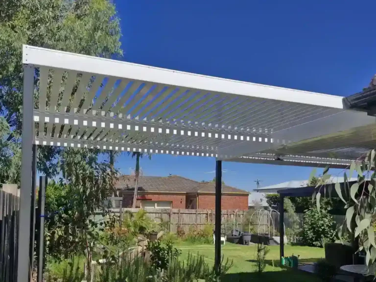A combination adjustable louvred roof and slatted pergola designed and built by our team of outdoor roofing specialists in Melbourne