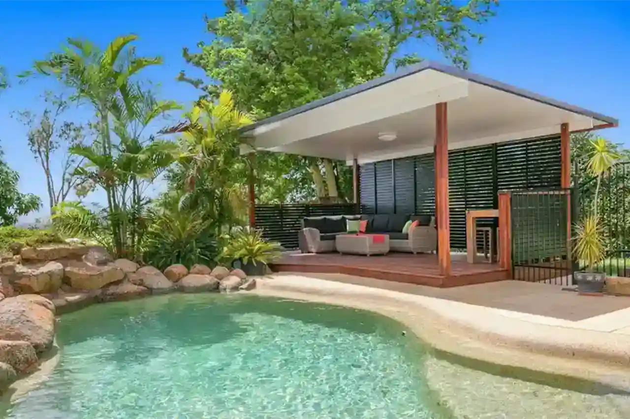 Pool-side insulated capana designed and built by the Trueline team.